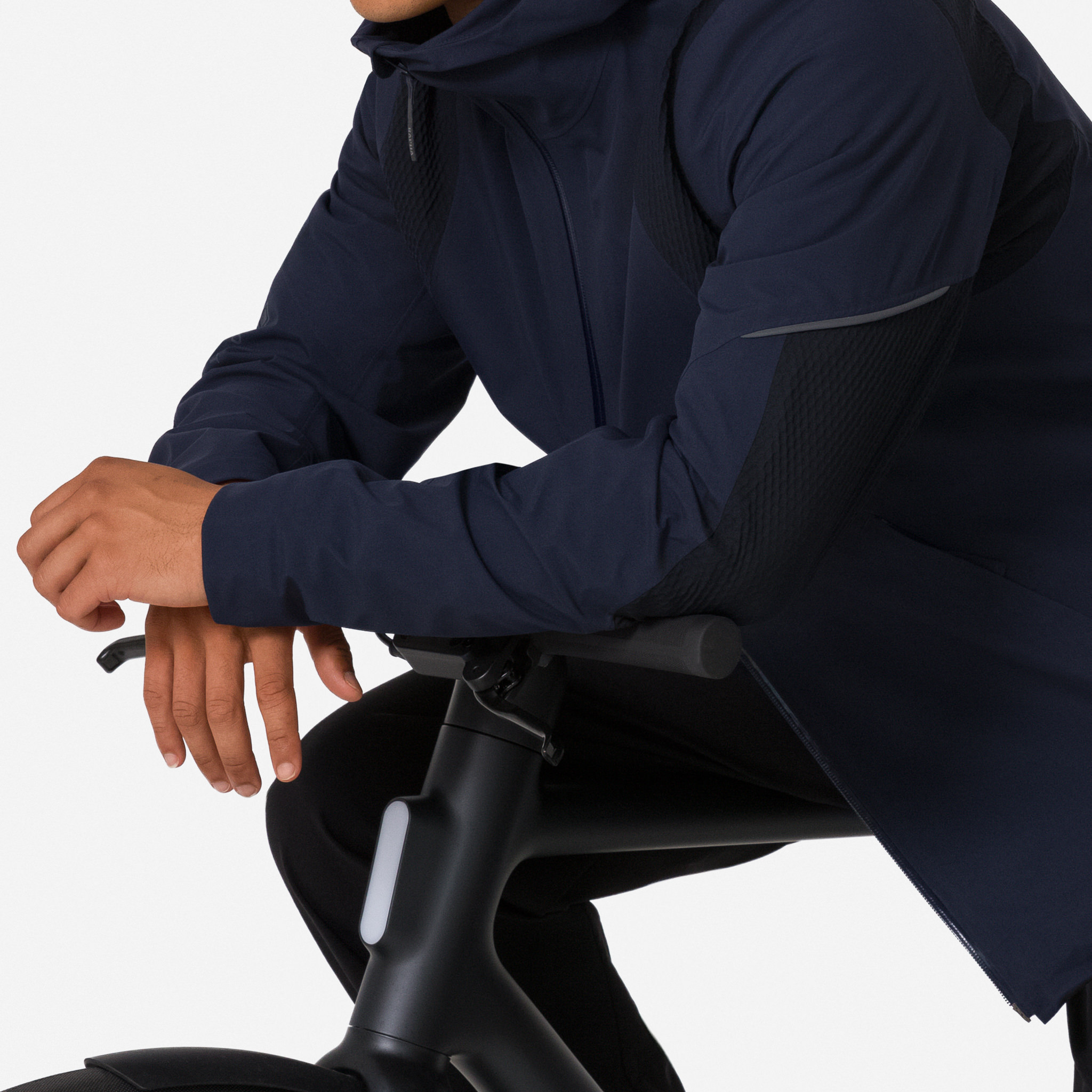 2040-Men-apos-s-Gore-Tex-Rain-Coat-Dark-Navy-Black-5.jpg Men's Gore-Tex Rain Coat Dark Navy / Black